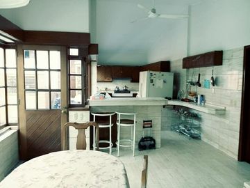 Linda y Amplia Casa Con Jardin