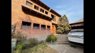 CASA CON PISCINA EN RINCONADO DEL LAGO 