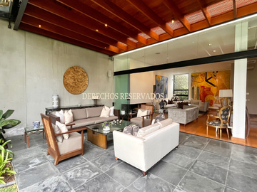 EXCLUSIVA RESIDENCIA CON ACABADOS DE LUJO EN RINCONADA BAJA