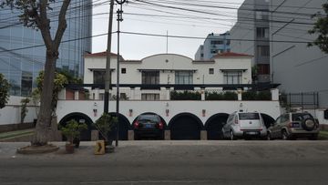 Acogedora Casita Remodelada en clásico condominio de San Isidro