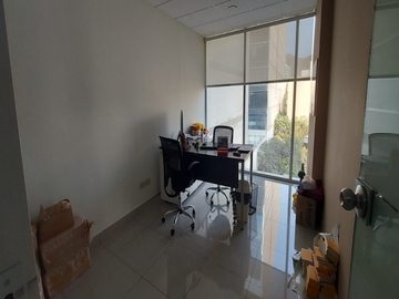OFICINA IMPLEMENTADA DE 233M² CON VISTA A LOS JADES EN SURCO