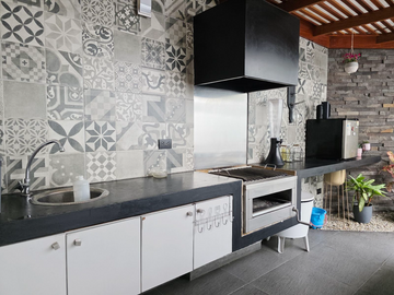 DEPARTAMENTO EN ZONA EXCLUSIVA DE CHACARILLA