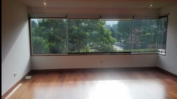 EXCELENTE DPTO CON LINDA VISTA A GOLF LOS INCAS