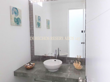 ¡BAJÓ DE PRECIO! BONITA CASA CON VISTA AL MAR, 1ERA FILA