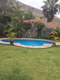 VENDO LINDA CASA EN LA MOLINA