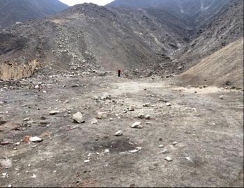 CASA COMO TERRENO en VENTA 