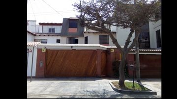 CASA EN ALQUILER EN LA MOLINA. URB LA ENSENADA