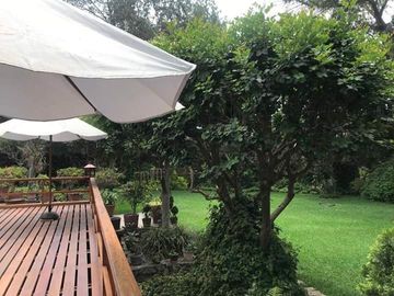 LINDA CASA EN CASUARINAS RODEADAS DE JARDINES