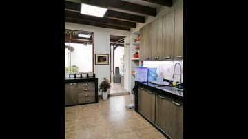 VENDO HERMOSA Y MODERNA CASA PACHACAMAC 500 M²