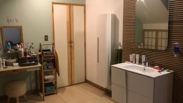 VENDO AMPLIA CASA EN SAN BORJA