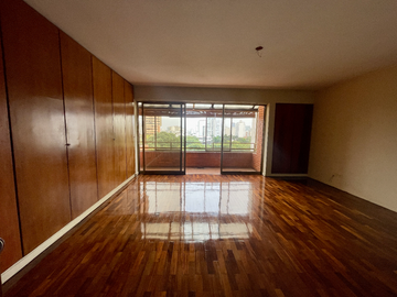 VENTA FLAT SAN ISIDRO 