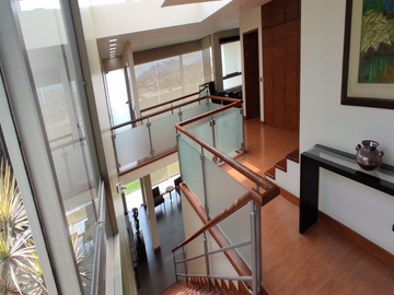 SE VENDE LINDA CASA EN LA MOLINA EL REFUGIO