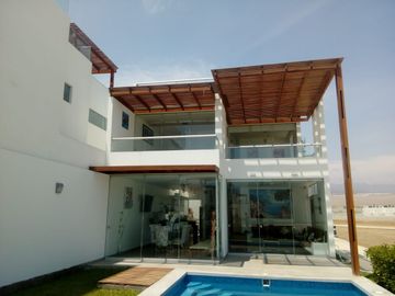Venta de Casa de Playa en Asia
