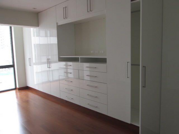 DEPARTAMENTO EN VENTA EN MIRAFLORES CERCA MALECON