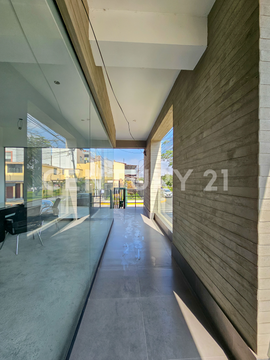 LOCAL COMERCIAL CEERCA AL TREBOL DE JAVIER PRADO