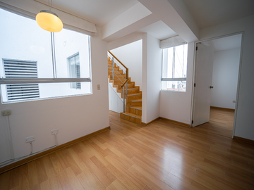 SE VENDE DUPLEX CON TERRAZA. FRENTE AL PARQUE LA CORUÑA, SUR