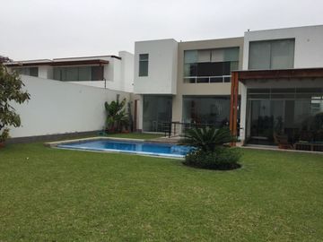 La Planicie- Vendo Casa en Condominio cerca al Club El Golf