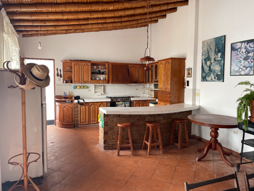VENTA DE CASA DE PLAYA EN URB. PUNTA ROCAS – PUNTA NEGRA!! 