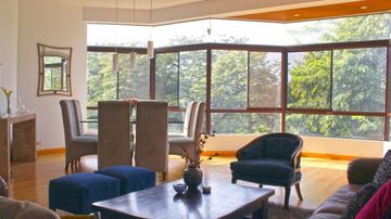 VENTA - ESPECTACULAR DUPLEX CON VISTA A CAMPO DE GOLF