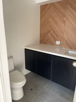 TRIPLEX DE ESTRENO EN CHACARILLA (609-907-1)