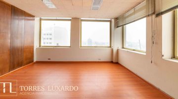 OCASIÓN VENTA DE OFICINA CÉNTRICA + ESTACIONAMIENTO LINCE