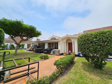 VENTA CASA EN LOS CEDROS DE VILLA ETAPA I