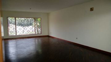 CASA SEMI REMODELADA CON MUY BUENA ILUMINACIÓN