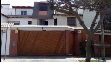CASA EN ALQUILER EN LA MOLINA. URB LA ENSENADA