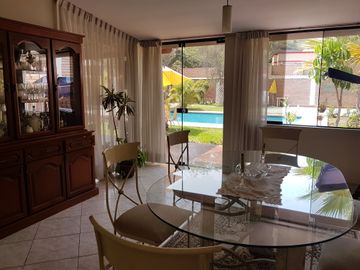 VENTA DE CASA COMO TERRENO SOL DE LA MOLINA