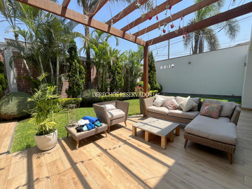 LINDA CASA EN CONDOMINIO DE 3 CASAS EN EL SOL DE LA MOLINA