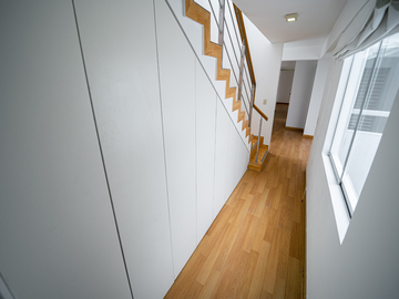 SE VENDE DUPLEX CON TERRAZA. FRENTE AL PARQUE LA CORUÑA, SUR
