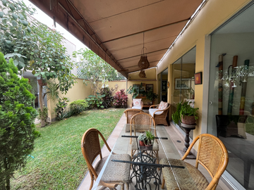 VENTA CASA EN LA AURORA MIRAFLORES (609-1143-1)