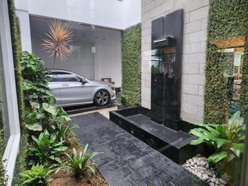 VENDO AMPLIA CASA EN LA AURORA, MIRAFLORES