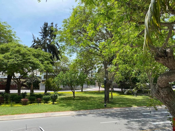 VENDO DPTO EN MIRAFLORES URB. ARMENDARIZ - PRIMER PISO