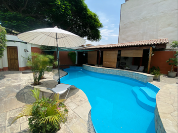 VENTA LINDA CASA EN CALLE LOS TULIPANES