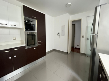 VENTA DEPARTAMENTO EN SAN ISIDRO . ZONA EXCLUSIVA