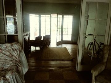 Excelente Casa Como Terreno en Calle Tranquila