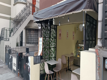 CASA DE TRES PISOS EN AV. MERINO CUADRA 26 EN PERFECTA UBICA