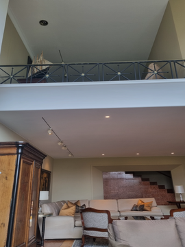 SE ALQUILA DUPLEX AMOBLADO Y EQUIPADO – SAN ISIDRO – FRENTE A LIMA GOLF