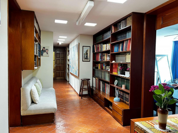 VENDO HERMOSA CASA CON 4 DEPARTAMENTOS POR LAS TRES MARÍAS, 