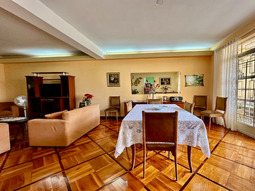 VENDO DEPARTAMENTO ESTILO CASA CON JARDÍN