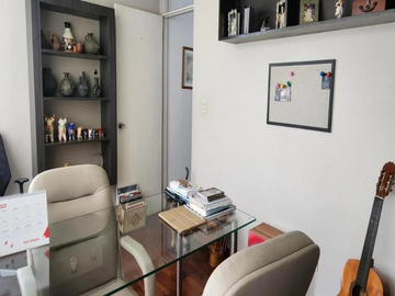 VENDO AMPLIA CASA EN LA AURORA, MIRAFLORES