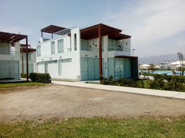 Venta de Casa de Playa en Asia