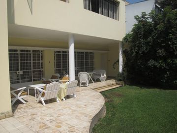 VENDO HERMOSA RESIDENCIA EN SAN ANTONIO, MIRAFLORES
