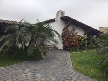 AV golf los incas calle cerrada