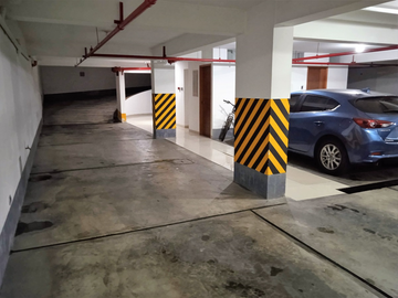 APROVECHE! AMPLIO DEPARTAMENTO CON ASCENSOR DIRECTO, BALCÓN 