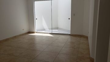 CASA DE ESTRENO EN VENTA EN RINCONADA ALTA