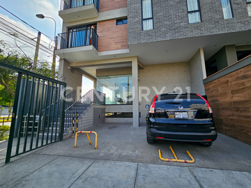 LOCAL COMERCIAL CEERCA AL TREBOL DE JAVIER PRADO