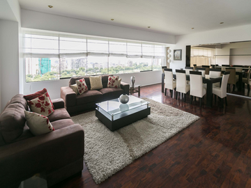 EDIFICIO CON LINDO JARDÍN INTERNO, AMOBLADO ACOGEDOR, MIRO Q