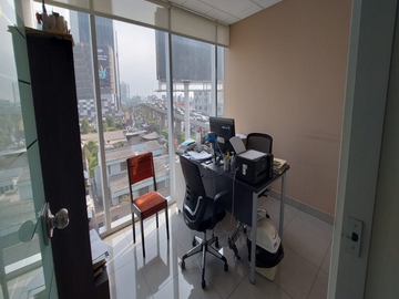 OFICINA IMPLEMENTADA DE 233M² CON VISTA A LOS JADES EN SURCO